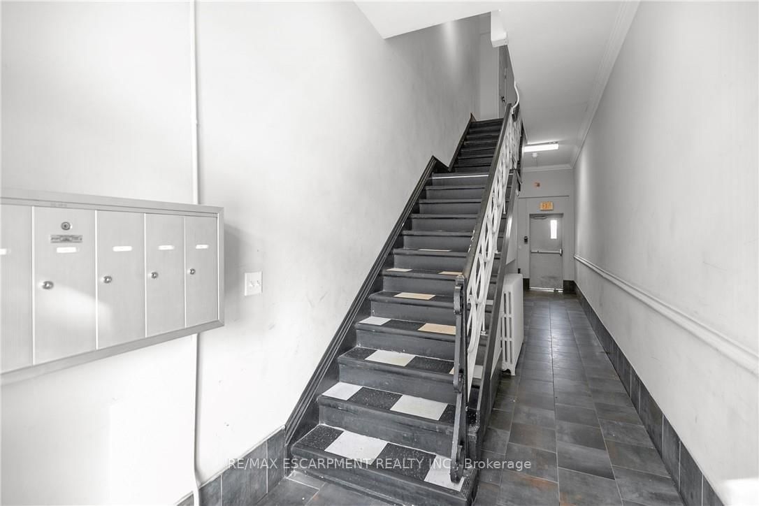 63 John Street S, Unit 302 - Photo 4