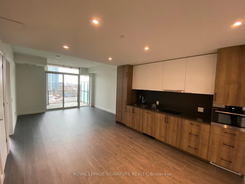 806 - 741 KING St W, Kitchener, N2G 1E5 | Image 2