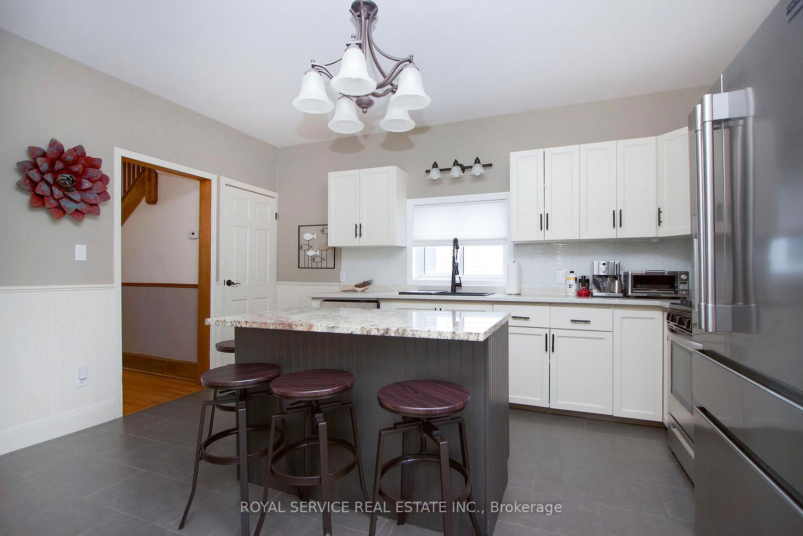 Listing Image 7