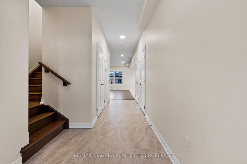 B - 427 Vine St, St. Catharines, L2M 3S6 | Image 3