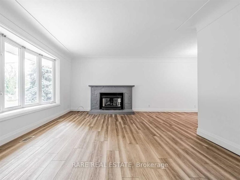 15 Miller Dr, Hamilton, L9G 2H9 | Image 3