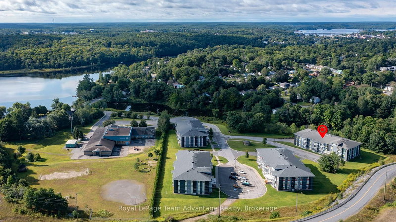 102 - 20D Silver Birch Crt, Parry Sound, P2A 0A7 | Image 3