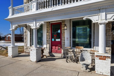 2607 OLD MONTREAL Road — photo 4