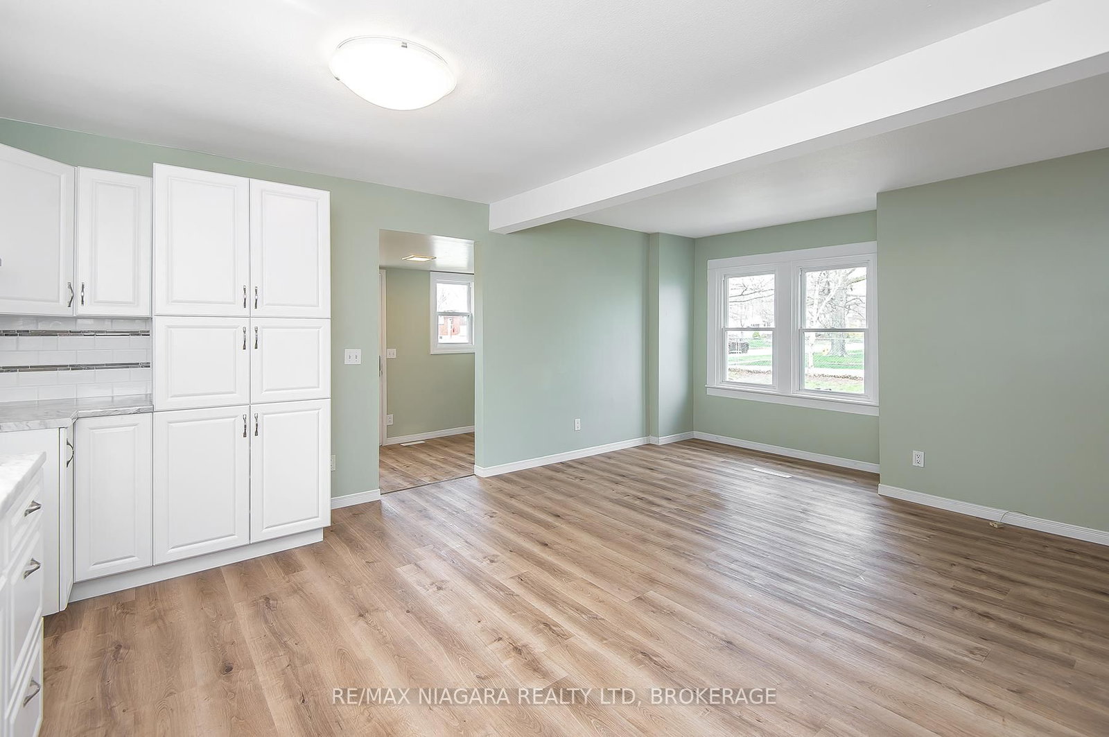 243 North Street N - Photo 13