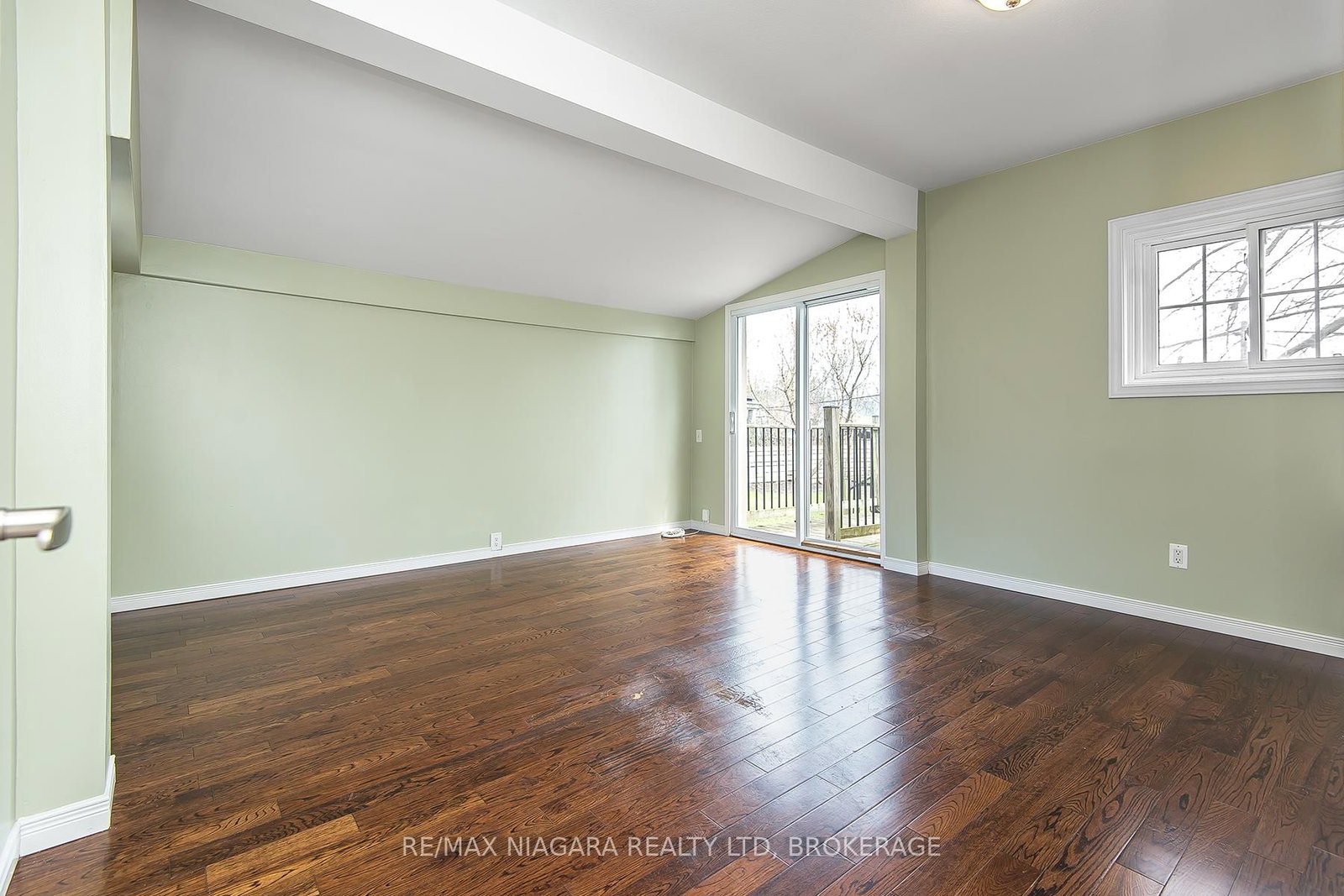 Detached House for sale at 243 North Street, Fort Erie, Ontario, L2A 3R9 - Central - MLS: X12701192