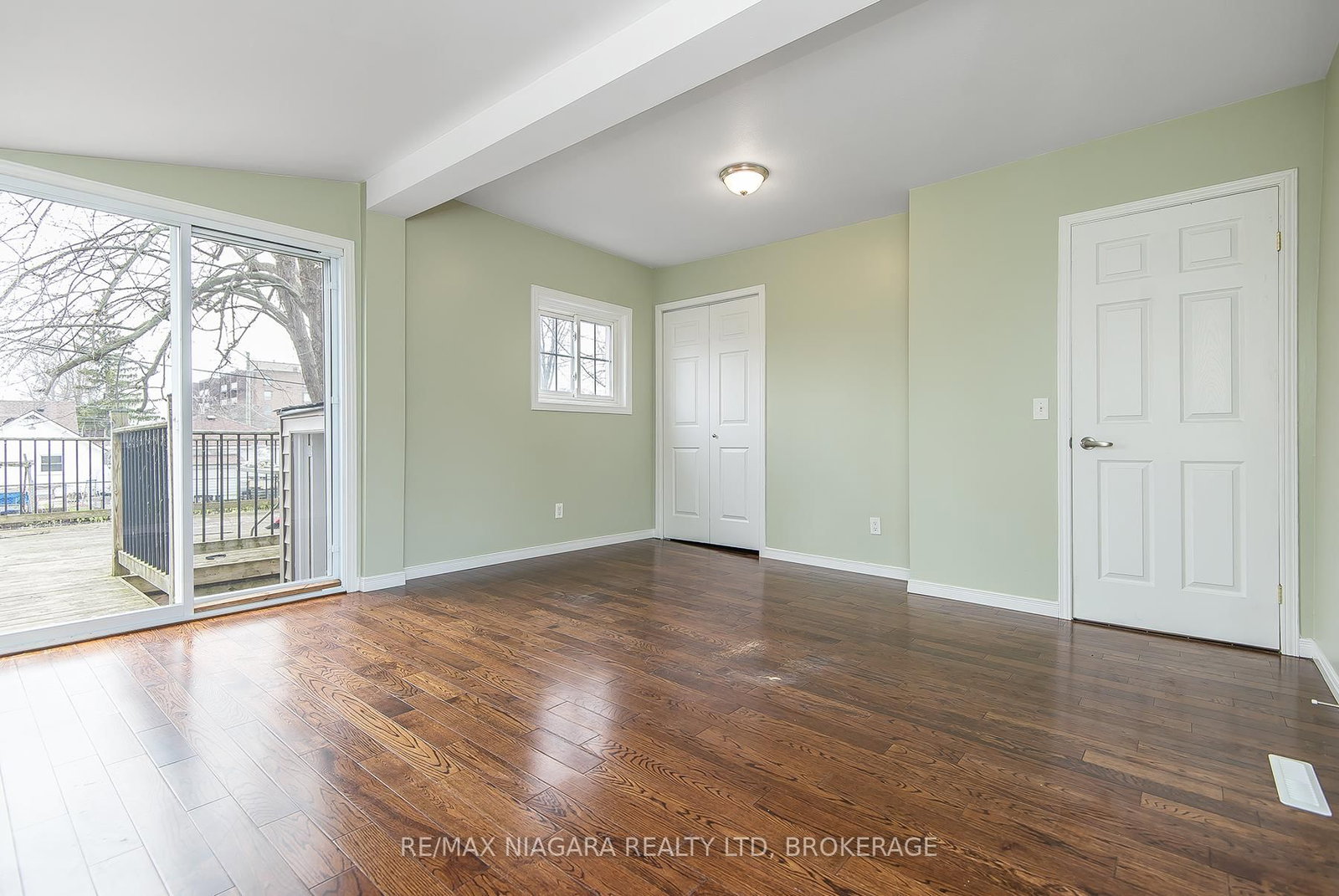 Detached House for sale at 243 North Street, Fort Erie, Ontario, L2A 3R9 - Central - MLS: X12701192