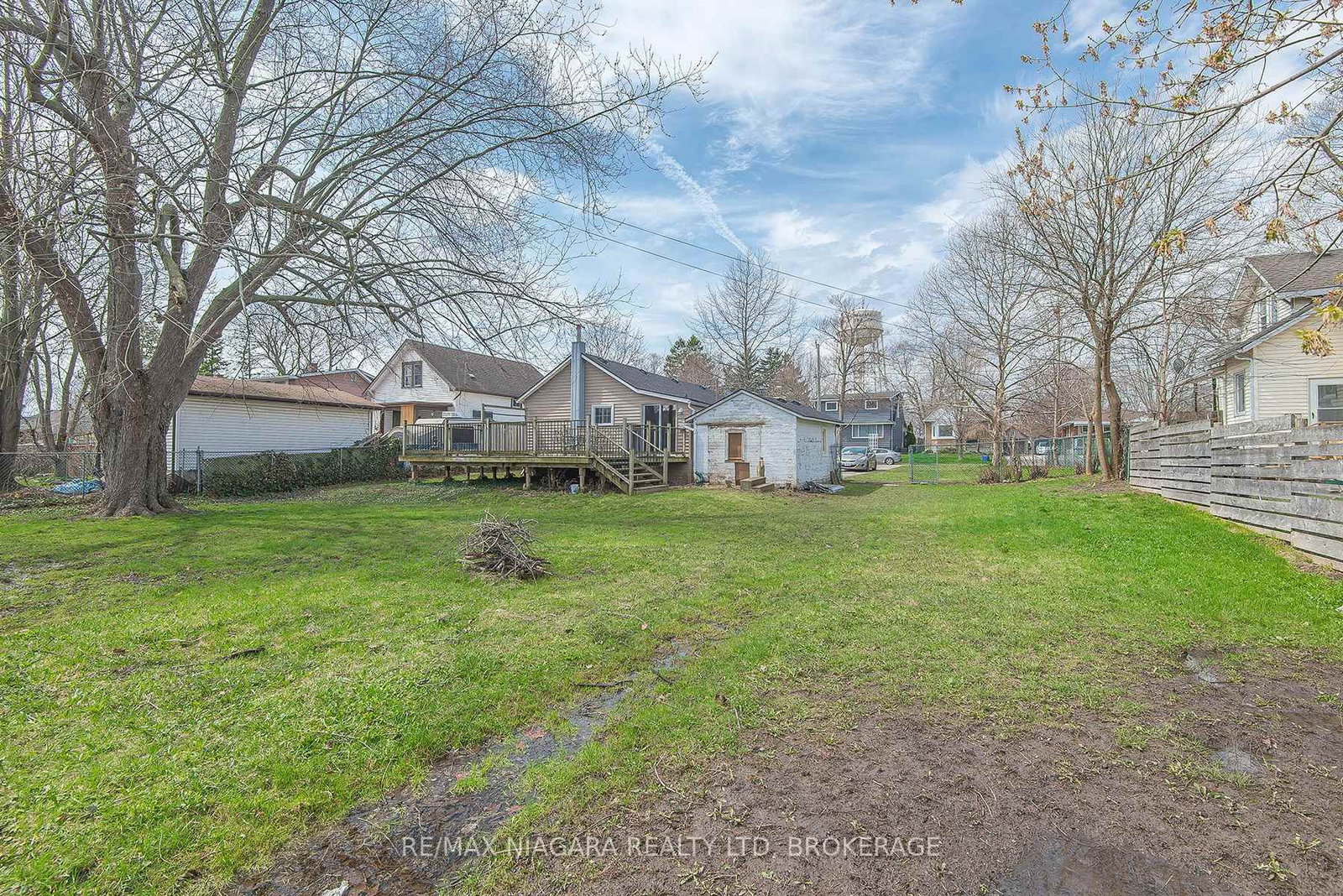 243 North Street N - Photo 29