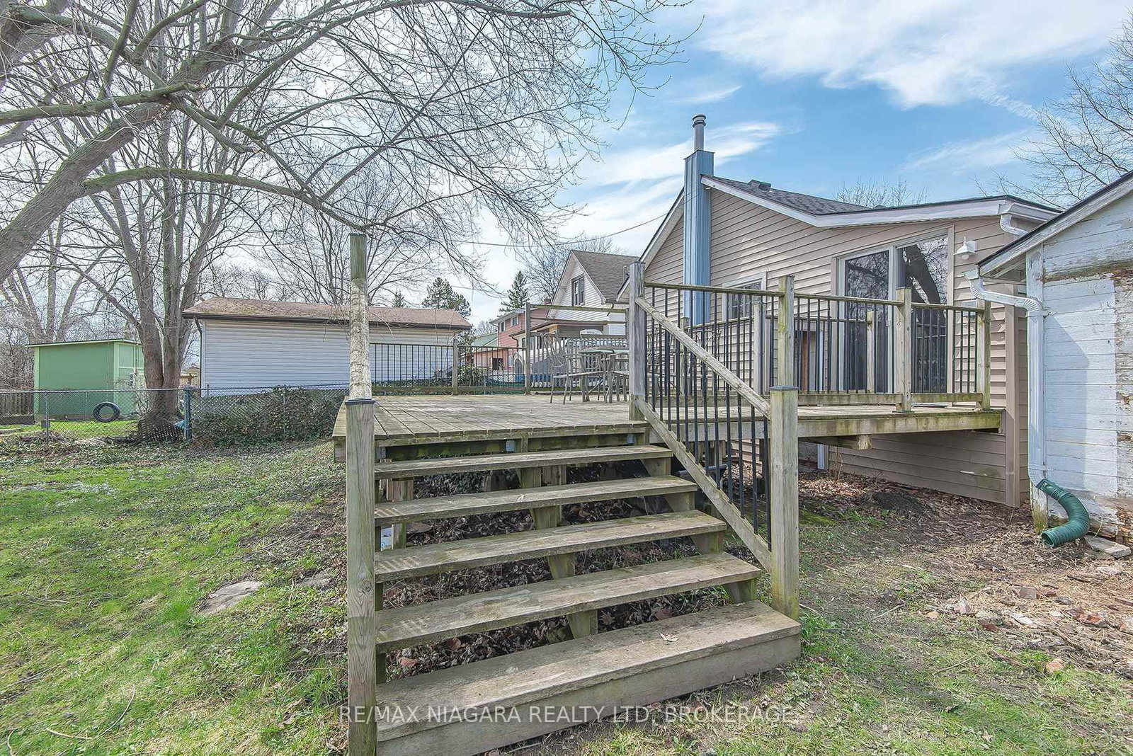 243 North Street N - Photo 32