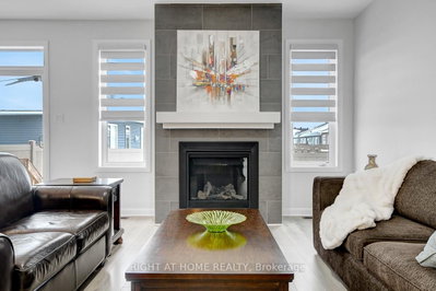 818 Companion Crescent — more photos