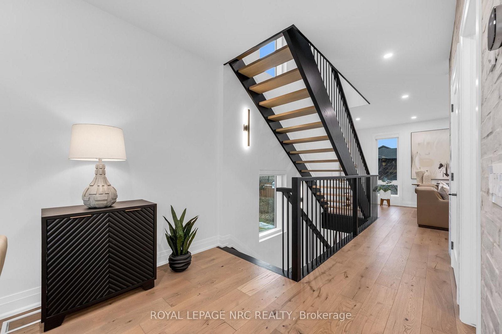 Townhouse for sale at 88 Moody Street, Pelham, Ontario, L3E 0B3 - Fonthill - MLS: X12701346