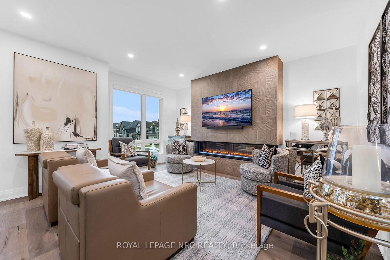 Townhouse for sale at 88 Moody Street, Pelham, Ontario, L3E 0B3 - Fonthill - MLS: X12701346