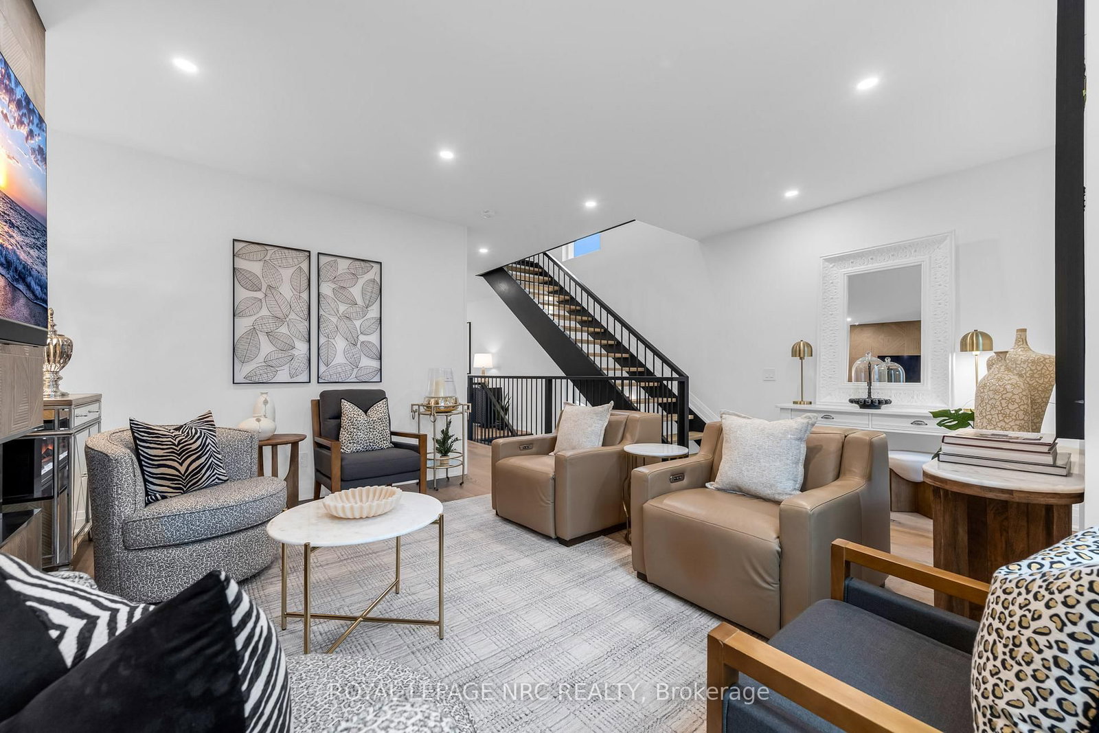 Townhouse for sale at 88 Moody Street, Pelham, Ontario, L3E 0B3 - Fonthill - MLS: X12701346