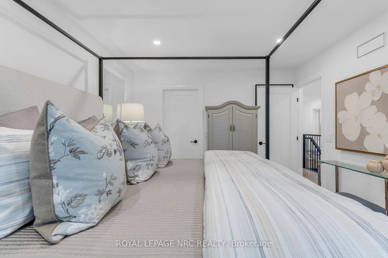 Townhouse for sale at 88 Moody Street, Pelham, Ontario, L3E 0B3 - Fonthill - MLS: X12701346