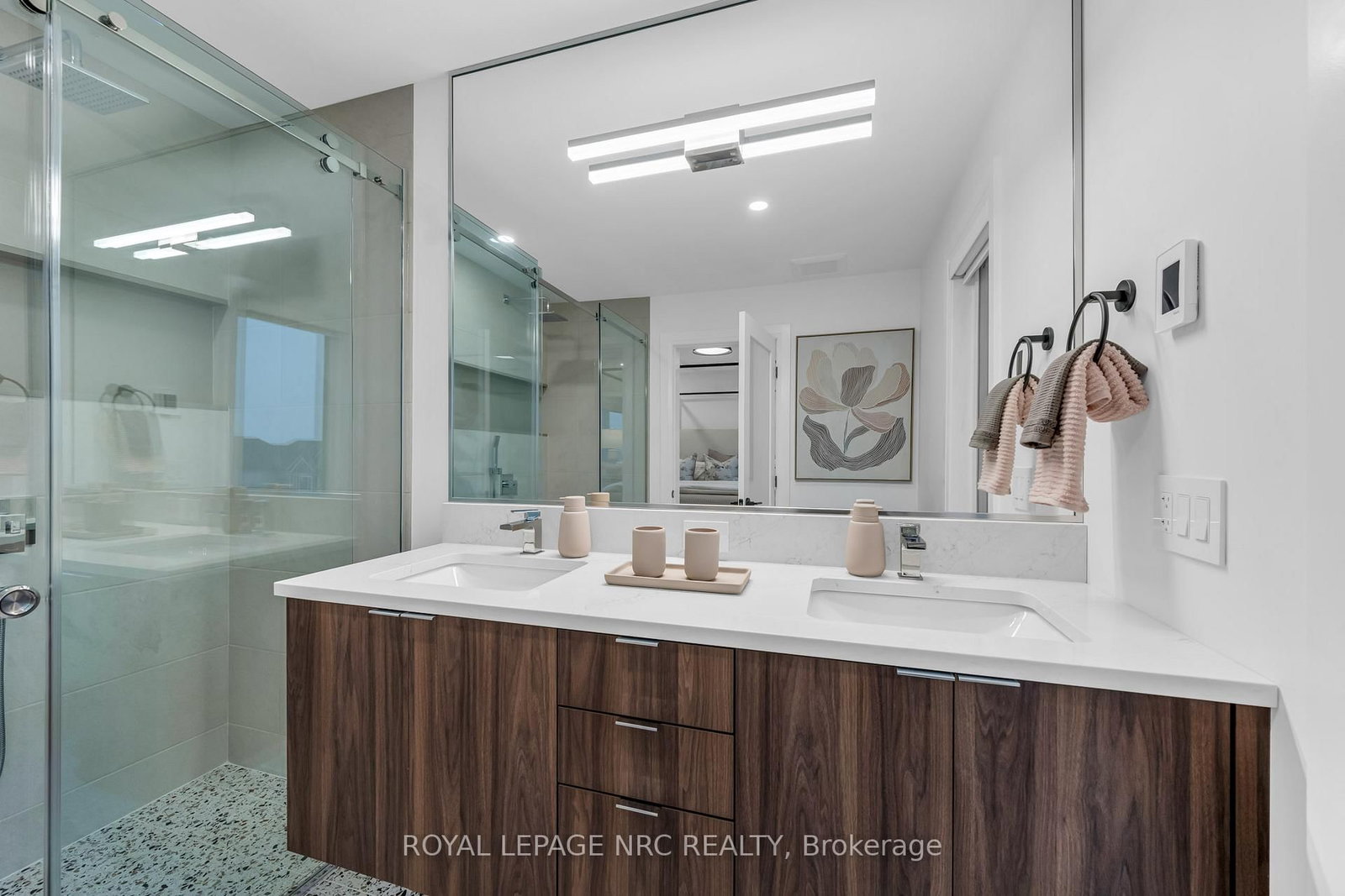 Townhouse for sale at 88 Moody Street, Pelham, Ontario, L3E 0B3 - Fonthill - MLS: X12701346