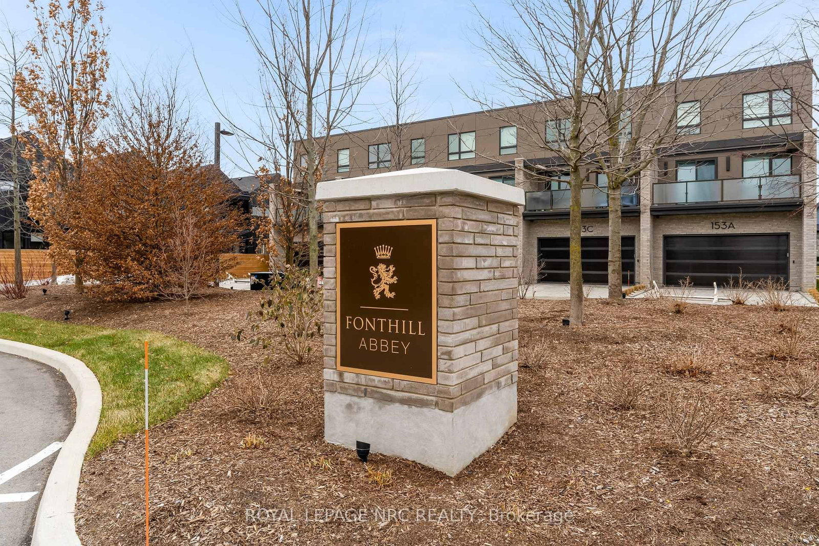 Townhouse for sale at 88 Moody Street, Pelham, Ontario, L3E 0B3 - Fonthill - MLS: X12701346