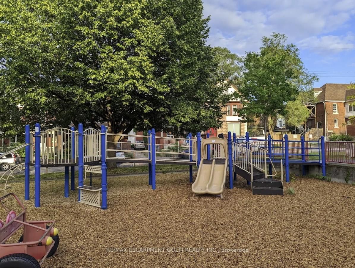 49 Myrtle Avenue • Hamilton, ON photo 29