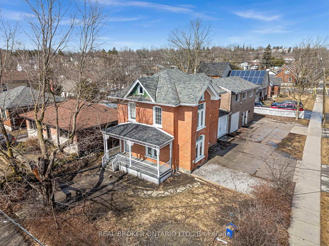 LOWER - 52 Victoria Avenue N