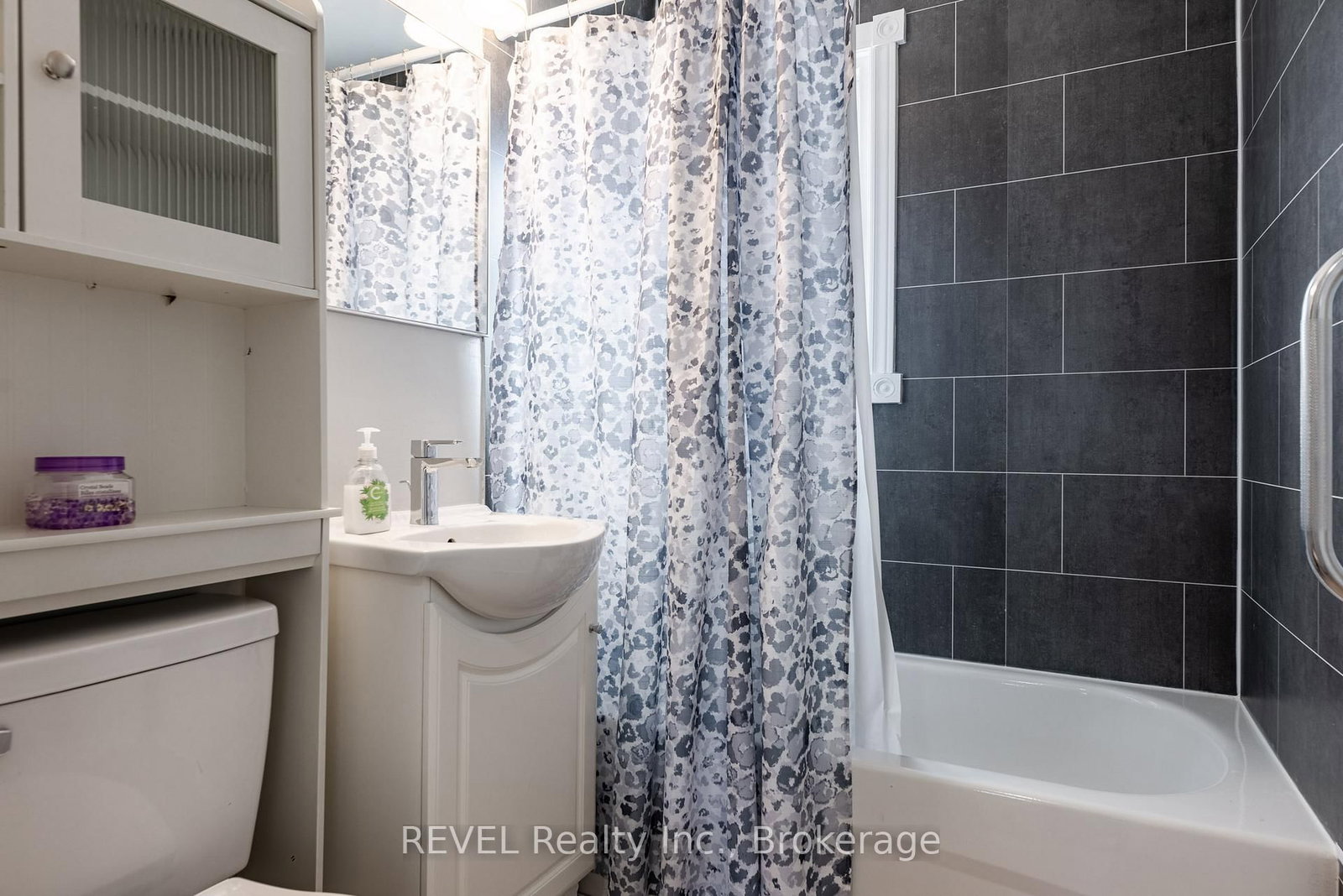 Detached House for sale at 41 Aberdeen Court, Fort Erie, Ontario, L2A 3Z1 - Central - MLS: X12702130