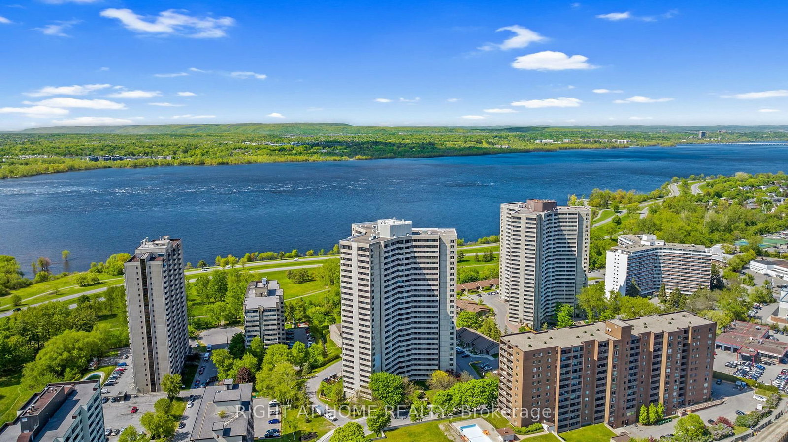 1171 AMBLESIDE Drive, Unit 906 - Photo 36