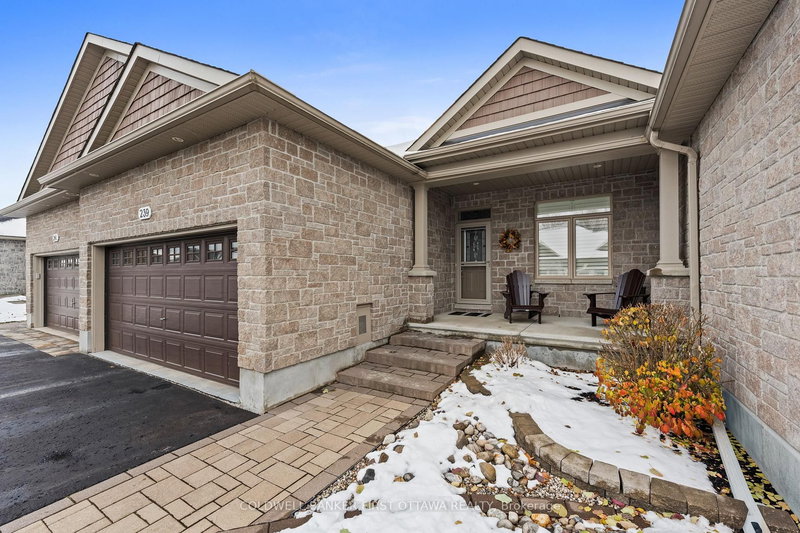 239 ROYAL LANDING Gate, North Grenville, K0G 1J0 | Image 2