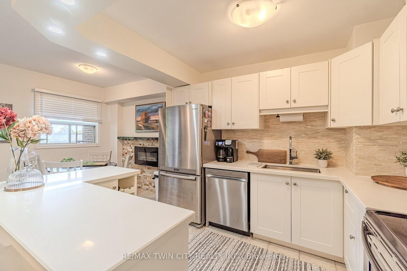 305 - 648 Grey St, Brantford, N3S 4Y3 | Image 2