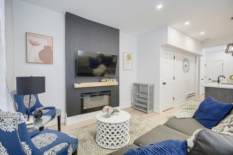 8 Elizabeth St, St. Catharines, L2R 2L1 | Image 3