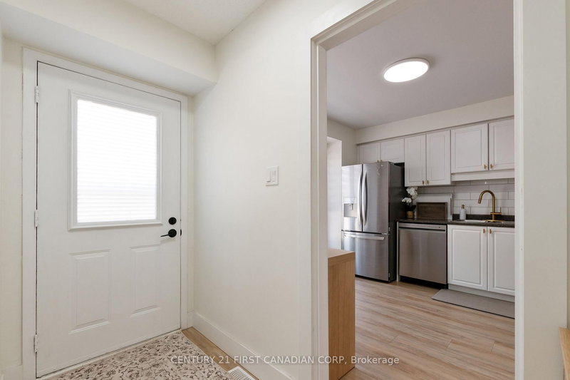 60 - 35 Waterman Ave, London South, N6C 5T8 | Image 3
