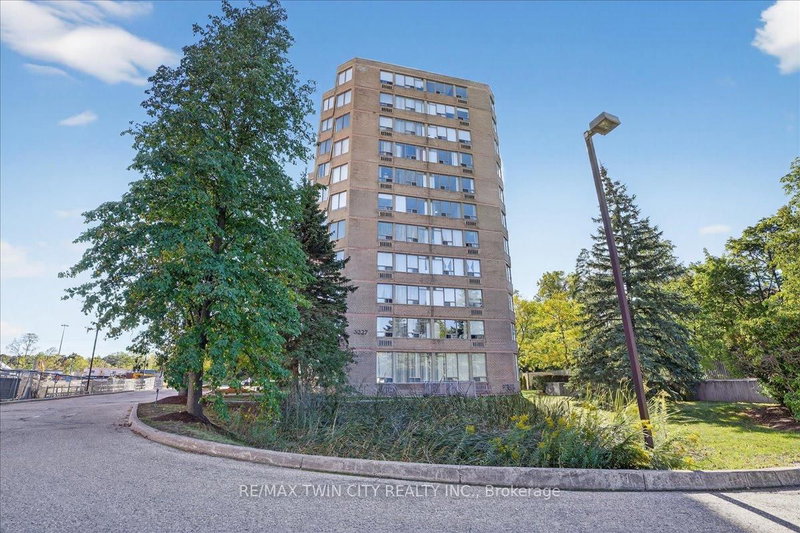 506 - 3227 King Street E
