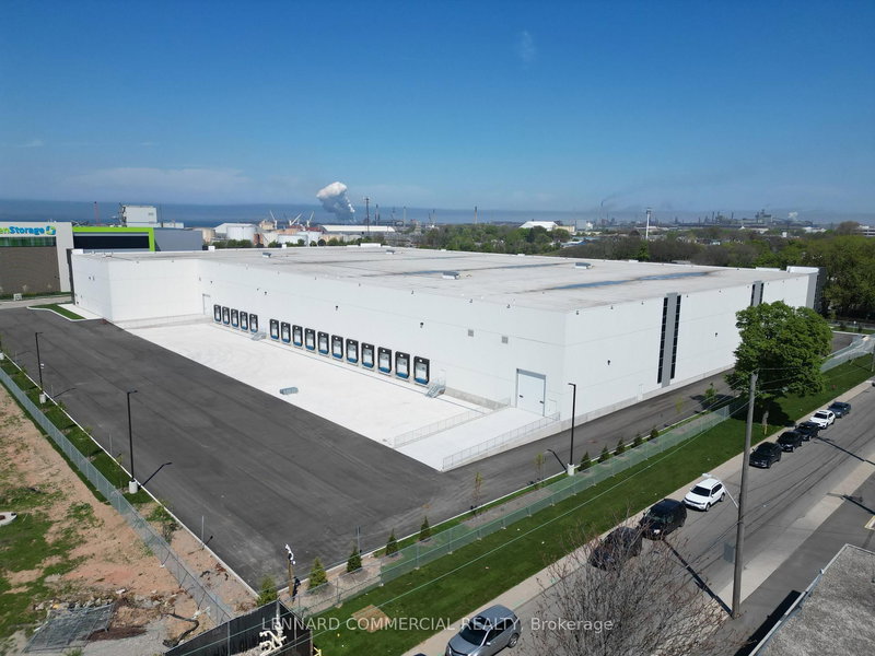 16 Studebaker Pl, Hamilton, L8L 8K1 | Image 3