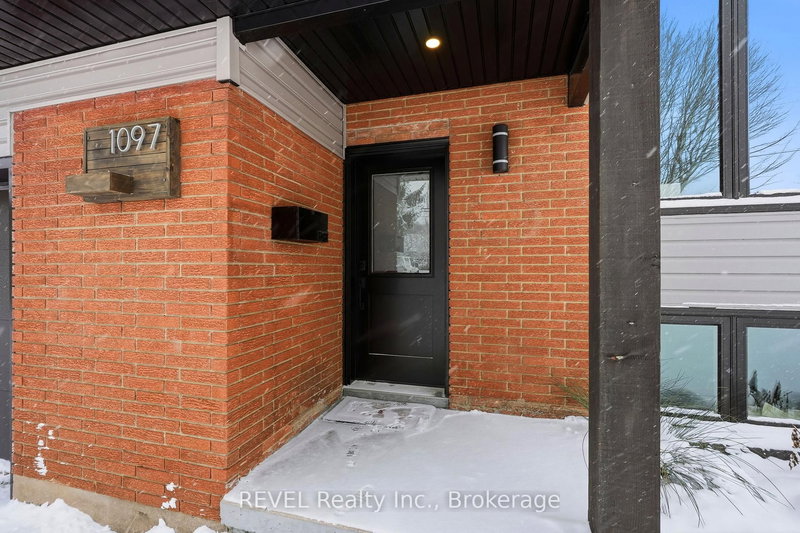 1097 Pelham St, Pelham, L3C 3E4 | Image 3