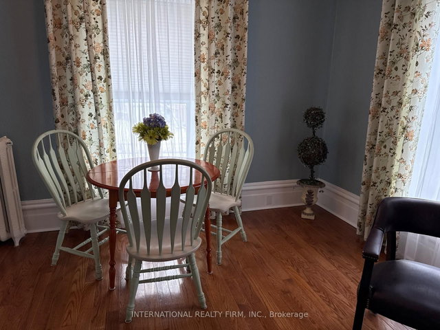Upper Unit - 261 Smith Street