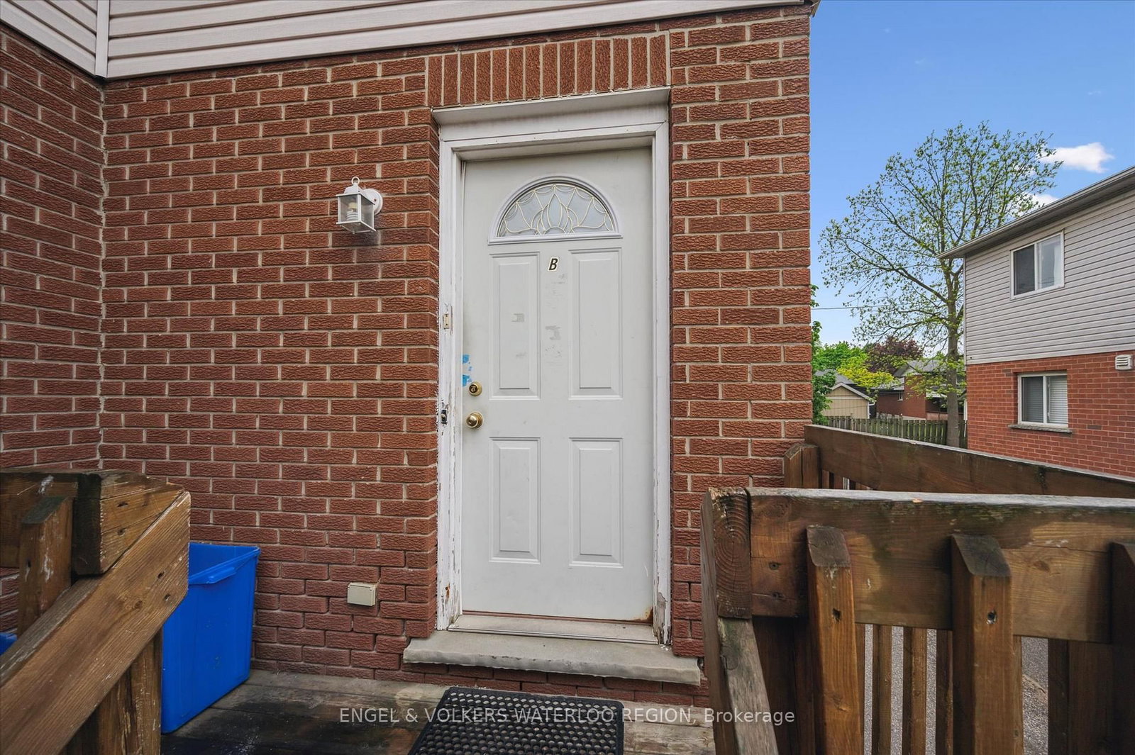 155 University Avenue E - Photo 10