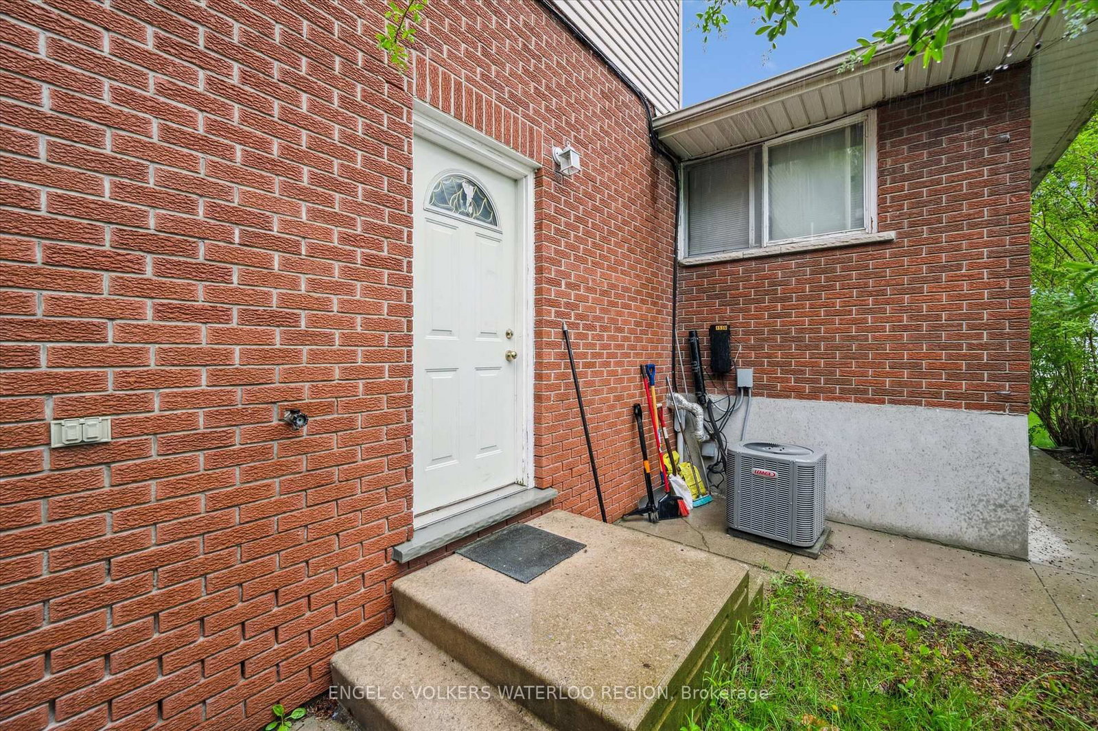 155 University Avenue E - Photo 13