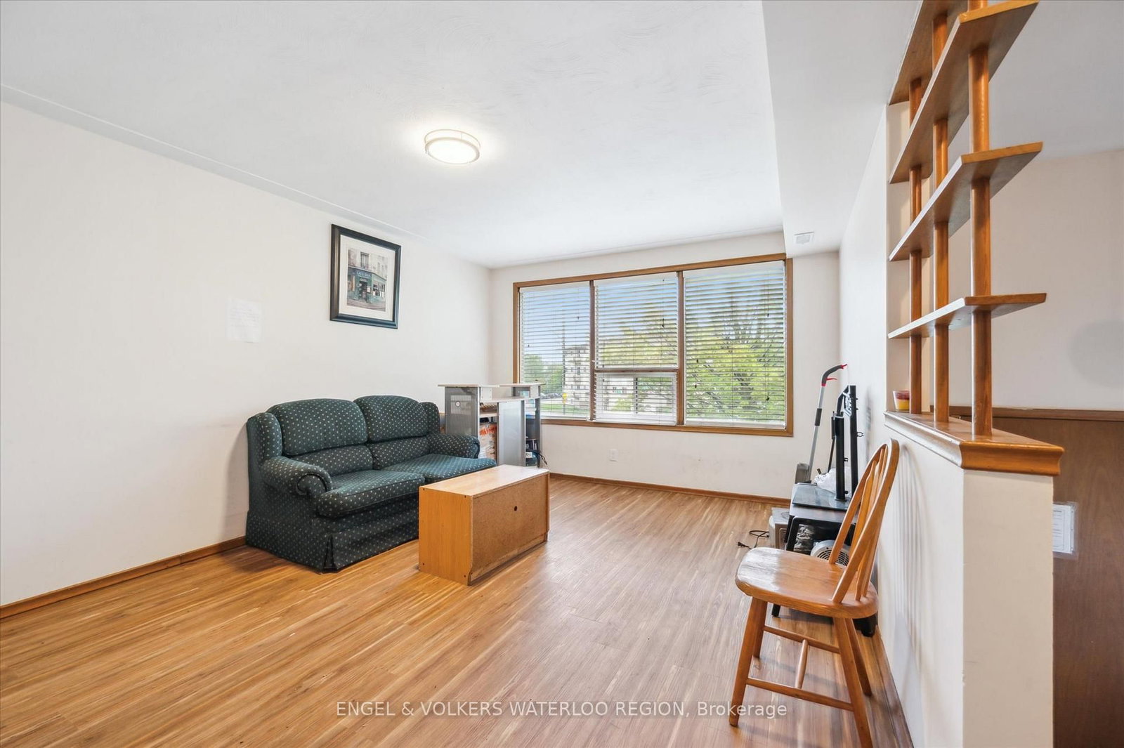 155 University Avenue E - Photo 17