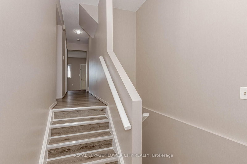 188 - 195 Denistoun St, Welland, L3C 6P1 | Image 3