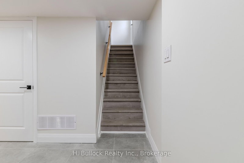 B - 3336 Kodiak St, Ottawa, K1V 7S8 | Image 3