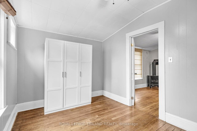 B - 101 Scott Street