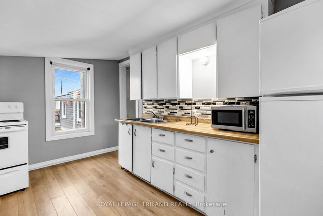 B - 101 Scott Street