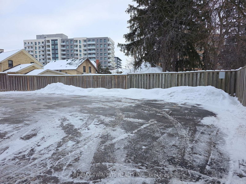 17 Irvin St, Kitchener, N2H 1K6 | Image 3