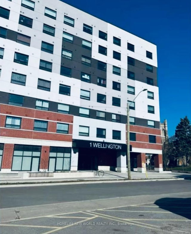 811 - 1 Wellington Street