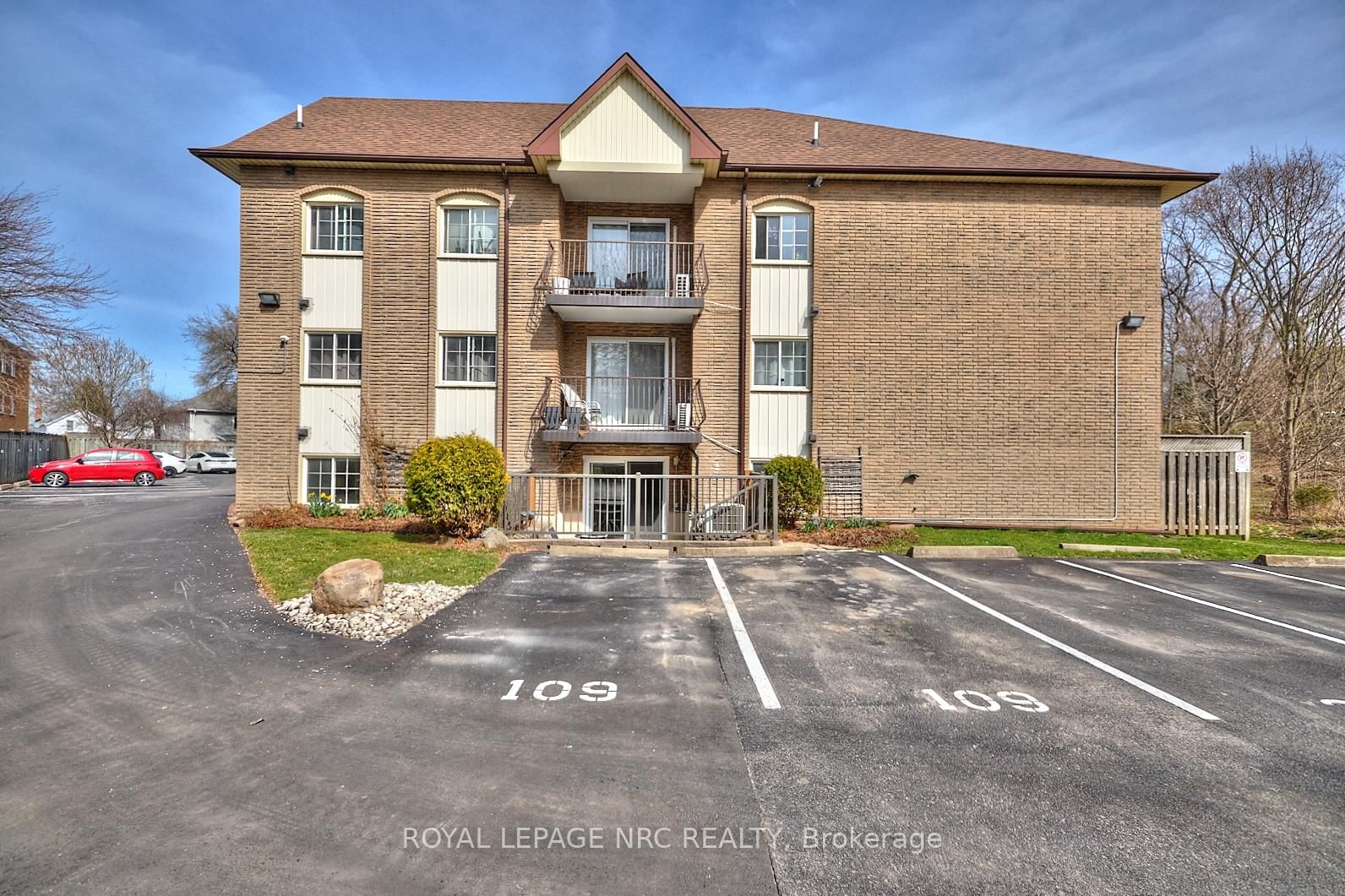 20 John Street, Unit 109 - Photo 2