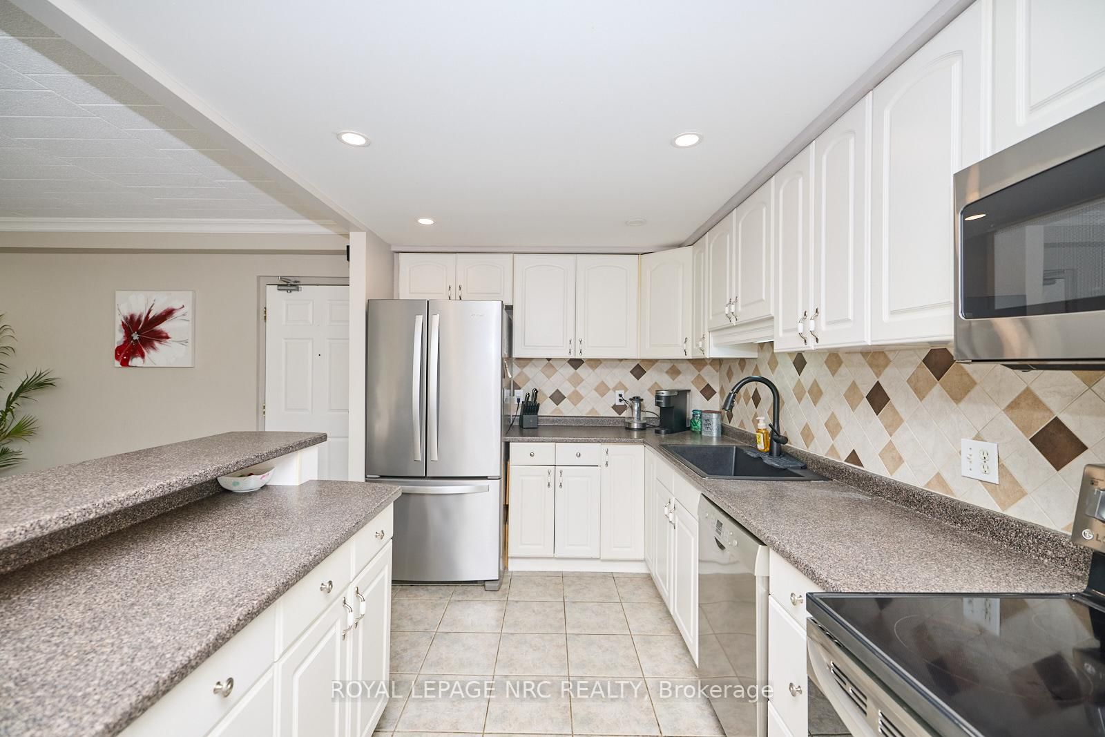 20 John Street, Unit 109 - Photo 9