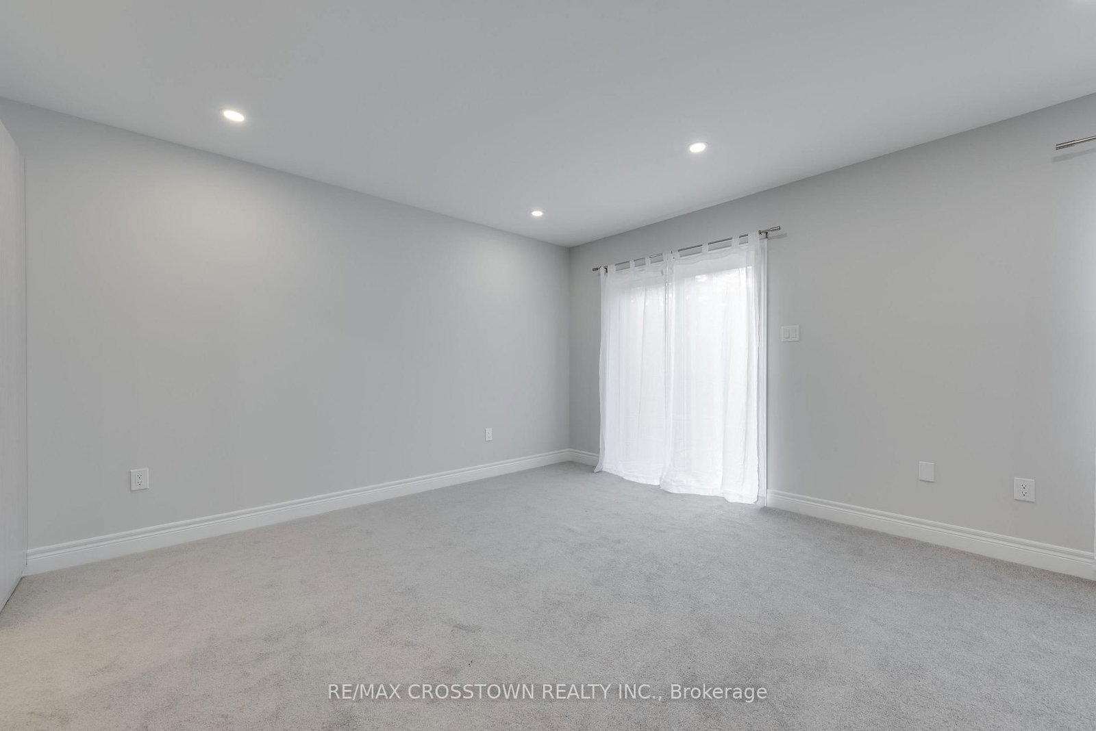 Townhouse for sale at 22 McConnell Crescent, Bracebridge, Ontario, P1L 0N7 - Macaulay - MLS: X12708562