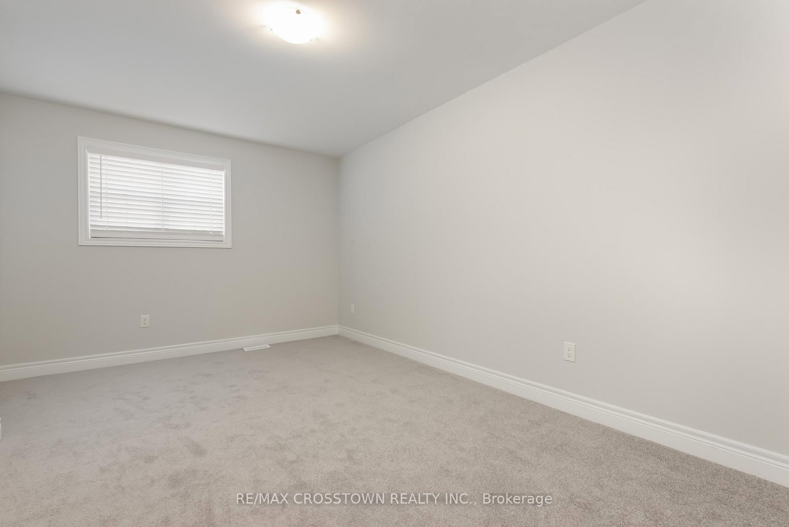 Townhouse for sale at 22 McConnell Crescent, Bracebridge, Ontario, P1L 0N7 - Macaulay - MLS: X12708562