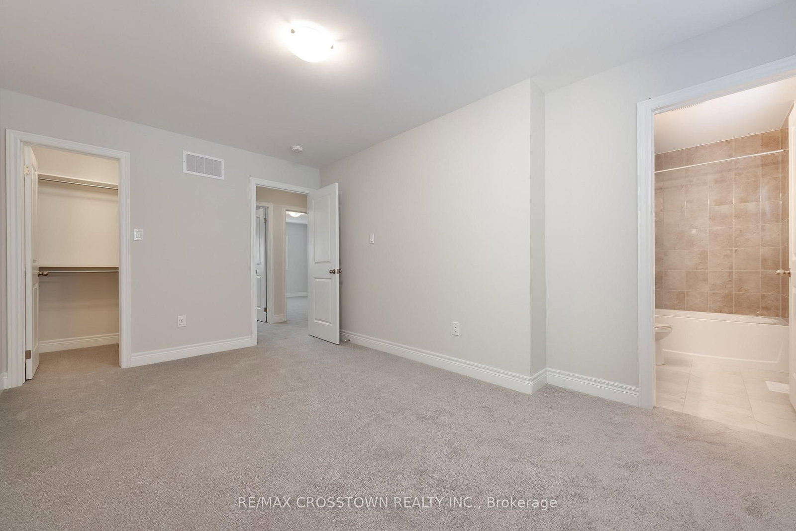 Townhouse for sale at 22 McConnell Crescent, Bracebridge, Ontario, P1L 0N7 - Macaulay - MLS: X12708562