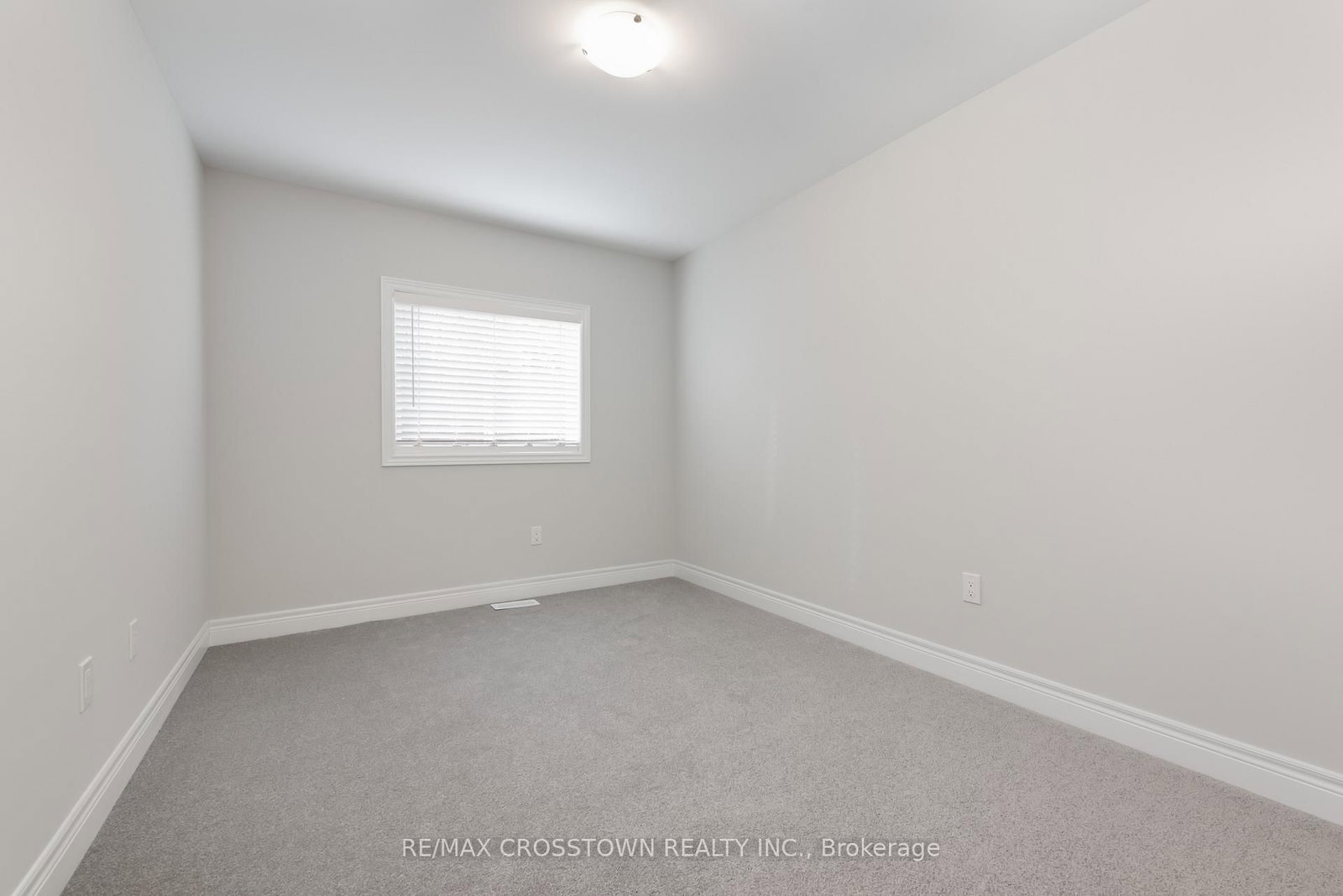 Townhouse for sale at 22 McConnell Crescent, Bracebridge, Ontario, P1L 0N7 - Macaulay - MLS: X12708562