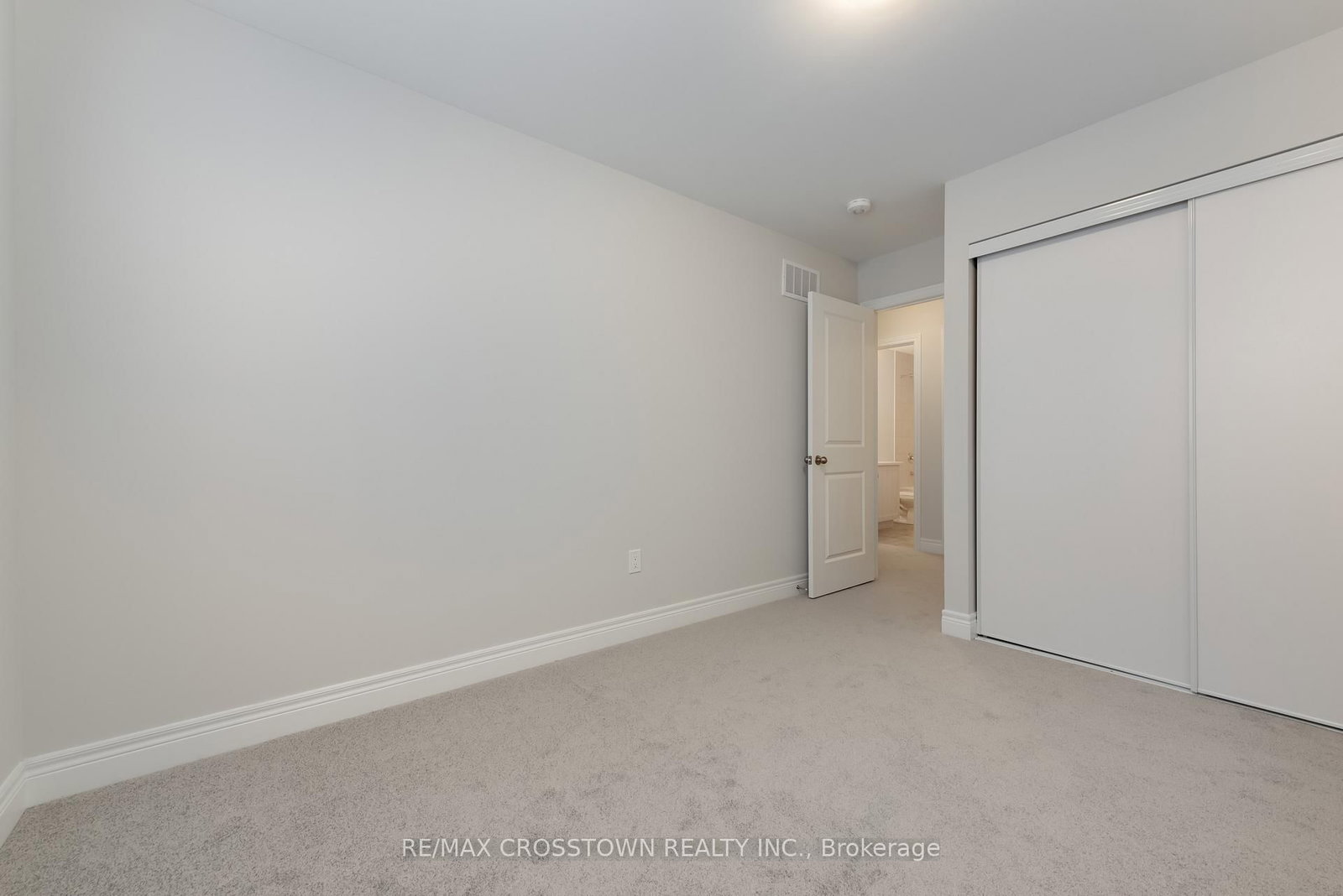 Townhouse for sale at 22 McConnell Crescent, Bracebridge, Ontario, P1L 0N7 - Macaulay - MLS: X12708562