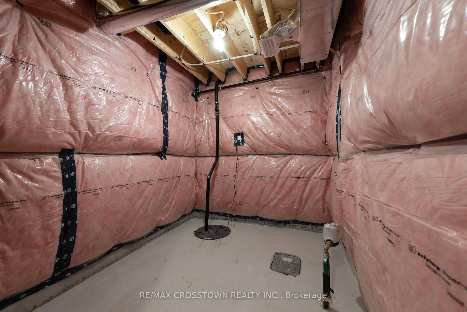 Townhouse for sale at 22 McConnell Crescent, Bracebridge, Ontario, P1L 0N7 - Macaulay - MLS: X12708562