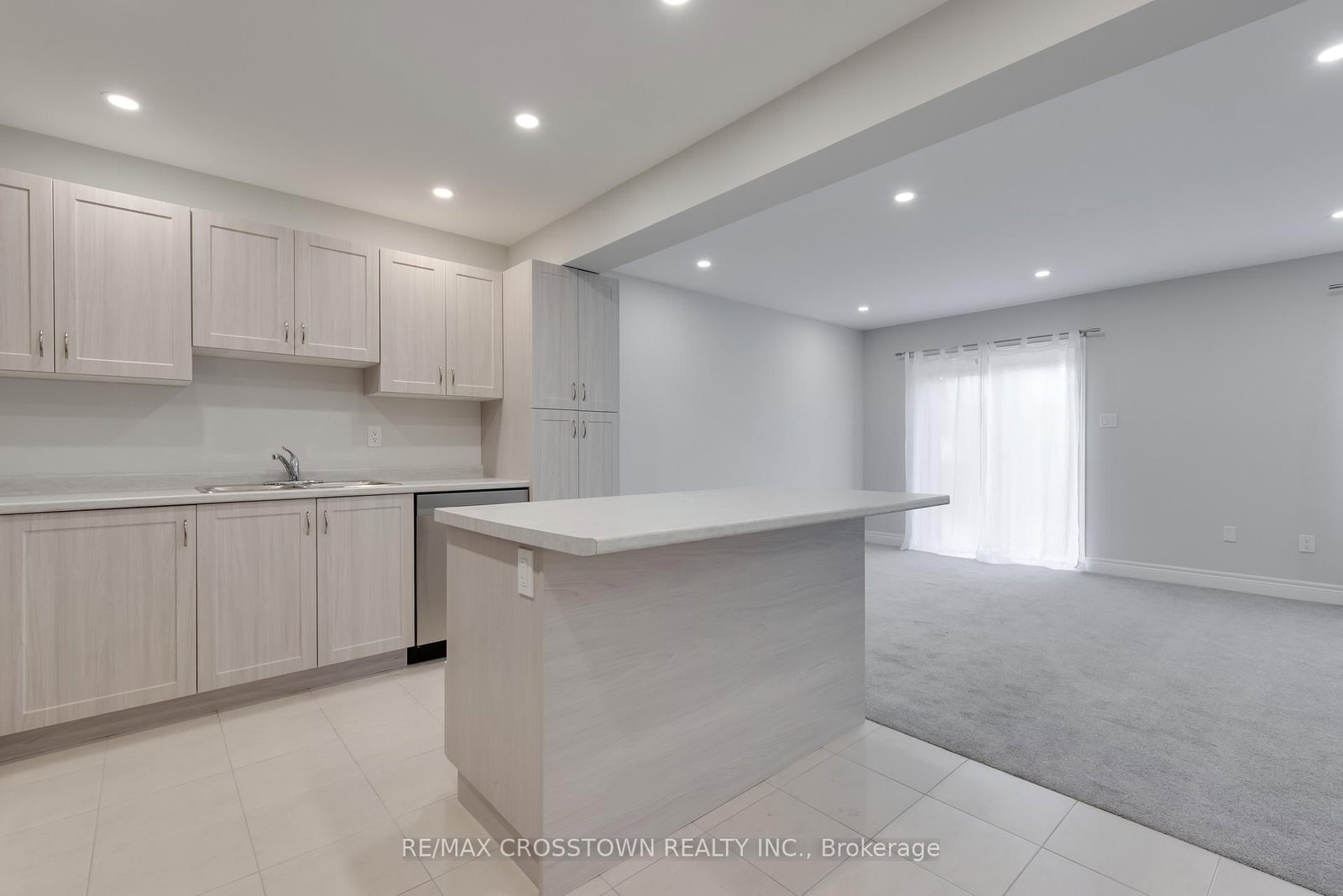 Townhouse for sale at 22 McConnell Crescent, Bracebridge, Ontario, P1L 0N7 - Macaulay - MLS: X12708562