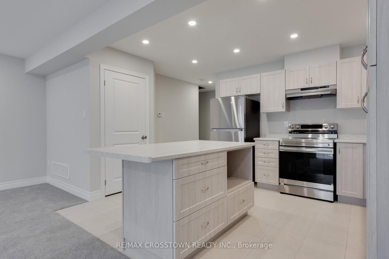 Townhouse for sale at 22 McConnell Crescent, Bracebridge, Ontario, P1L 0N7 - Macaulay - MLS: X12708562